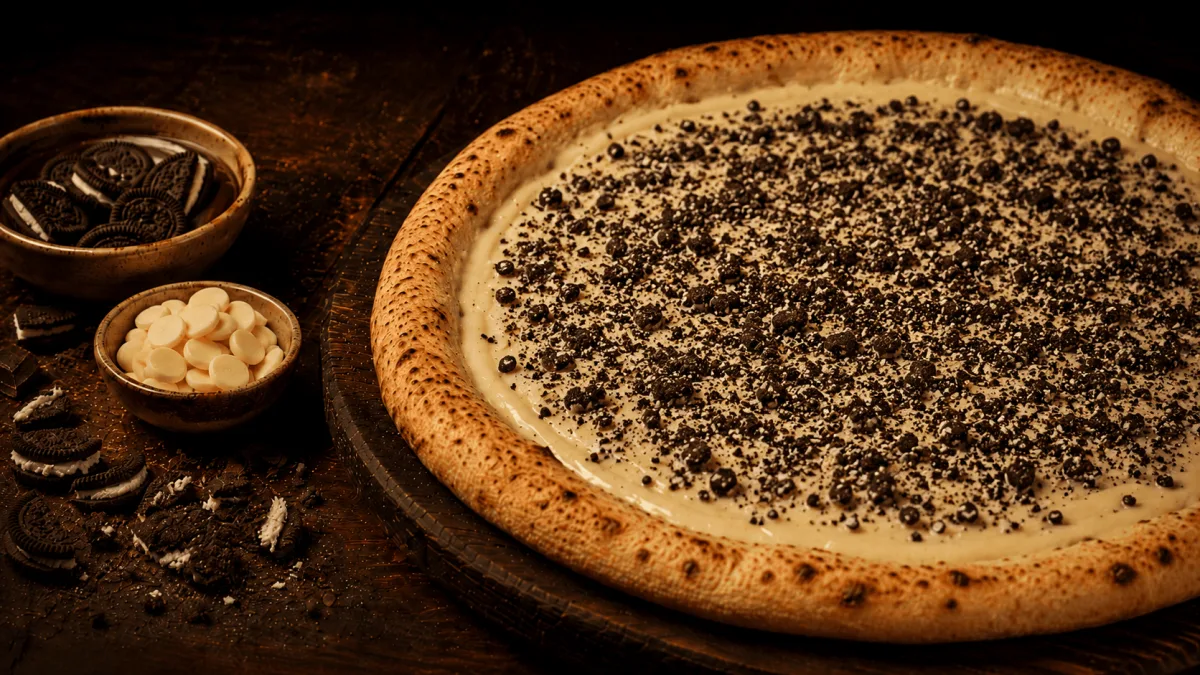 Pizza Cookies & Cream artesanal — Crosté Pizzaria, Grajaú, Zona Norte do Rio de Janeiro